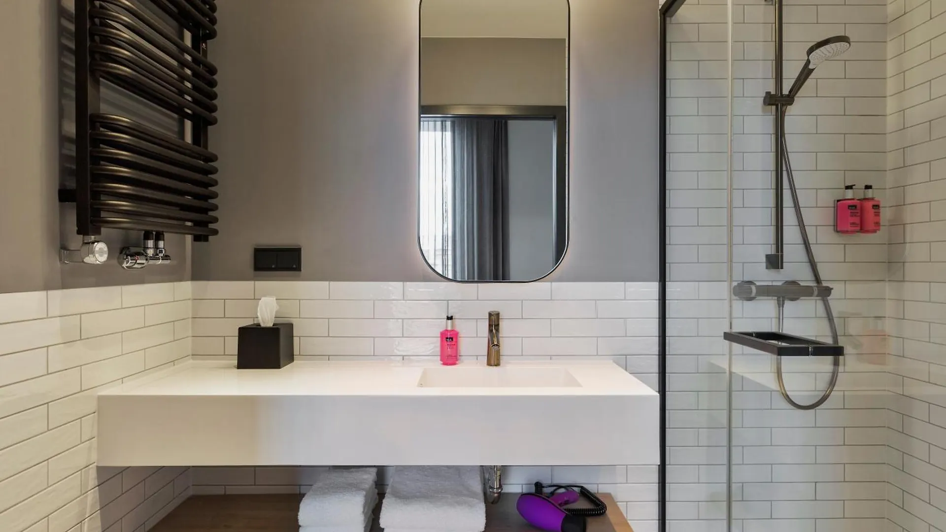 מלון Moxy Warsaw Praga 3*,  פולין