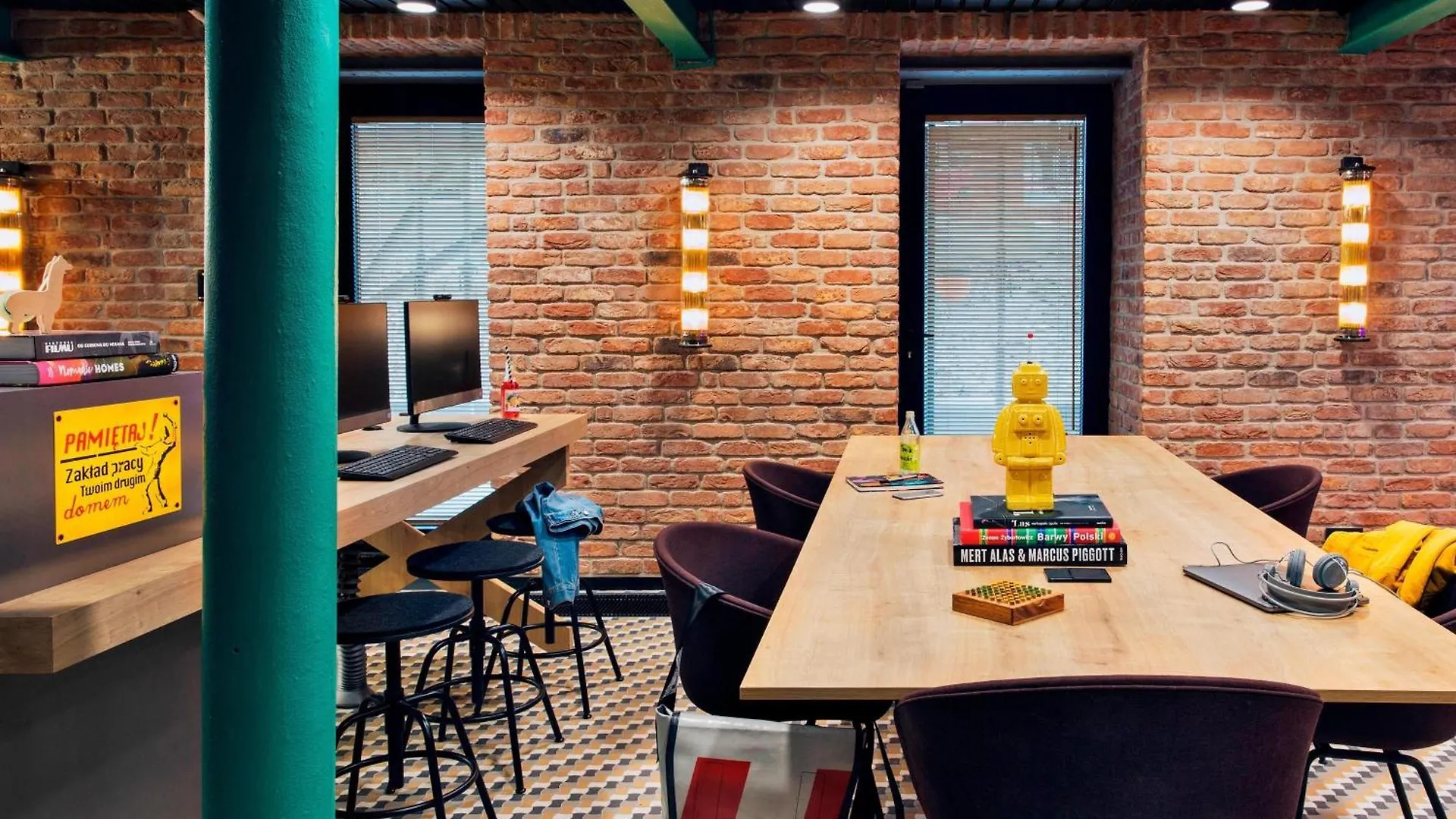 מלון Moxy Warsaw Praga 3*,